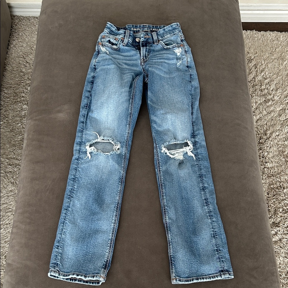 American Eagle Light Wash Distressed Women Jeans